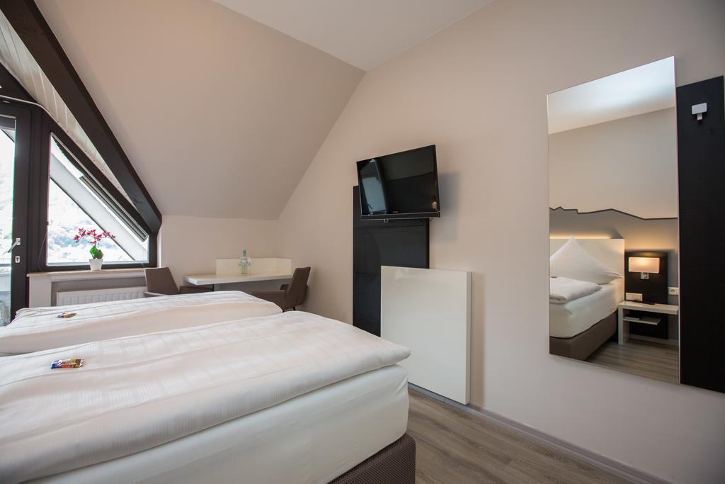 Hotel Traumblick Кохем Екстериор снимка